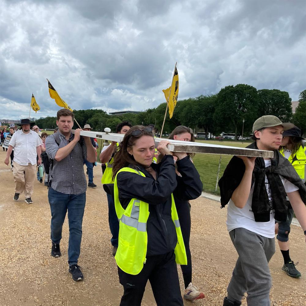 Quaker Walk DC carrying door 1200 Sq png